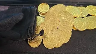 Hanaive 50 Pcs Metal Treasure Coins Metal Pirate Coins Fake Gold Coin Game Tokens Spanish Doubloon A