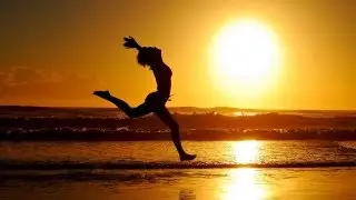 Tom Novy - Dancing in the Sun (Club Mix) [feat. Amadeas]