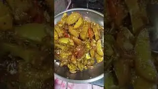 Bikin sambel jengkol yg syuper pedess dan tumisan pakcoy,liat sayuran yg ijo2 makin selera makan cee