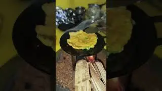 Tiny Egg Omelet in Miniature Cooking