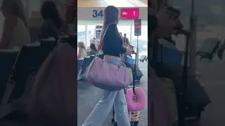 Don&rsquo;t be a Karen. Delta Gate Agent&rsquo;s Humorous Reply to lady blocking the boarding lane. #travelhumor