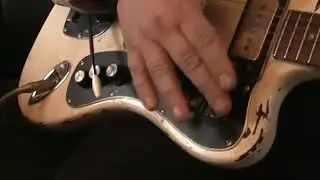 Klira Kentucky E-Gitarre mit integriertem Fuzz