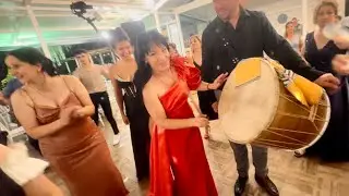 BABATA VESELA ,NEVESTATA VESELA NA PREUBAVA MAKEDONSKA SVADBA VINICA(TUSE & FAVORITI BITOLA)no.885