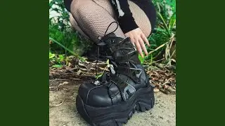 BIGBOOTS! (feat. Yungskarz)