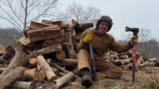 Splitting Oak Firewood By Hand (Time Lapse)