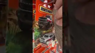 Hot Wheels Super & Matchbox Chase side-by-side