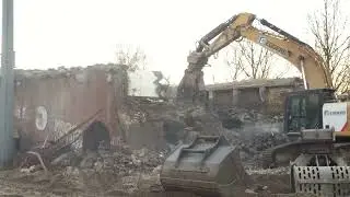 60 Tonnen Bagger knackt Brücke in Wilhelmsburg weg #hamburg #wilhelmsburg #abbruch