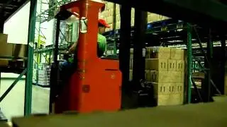 Palletje pakken van 4,6 meter hoog