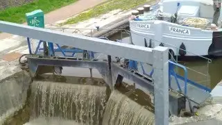 Cambrai Port de plaisance - Ecluse de Cantinpr&eacute;.