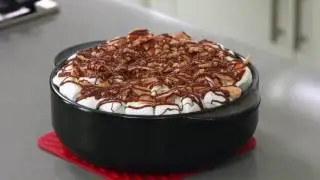 Meet the best slow cooker ever...the Rockcrok and stand - Pampered Chef