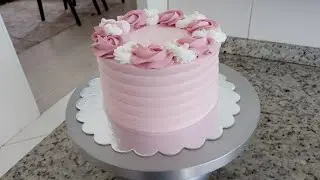 CONFEITANDO BOLO DE 1KG | BOLO FLORAL | Confeitando com Lucas