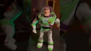 Robosen Buzz Lightyear Programmable Robot #buzzlightyear #robosen #pixar #toystory