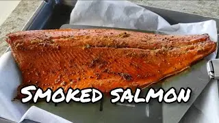 Σολομός καπνιστός. | Smoked salmon.