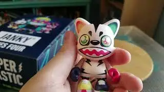 Janky Series 4 Superplastic Vinyl Figure Opening 9