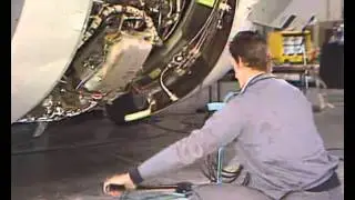 OPENING AND CLOSING OF V2500 ENGINE COWL DOORS