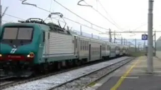 fsinvideotape. E. 464 in arrivo nella stazione di Cancello Arnone.