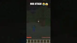 Getting attacked by a monster Mob! #minecraft #minecraftmob #minecraftsolo