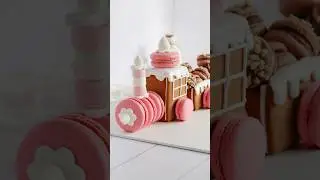 Make your OWN macaron and gingerbread train for the Christmas table! #macarons