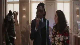 She-Hulk approaches a costumer to design her a costume  _ She-Hulk Attorney at Law Episode 5
