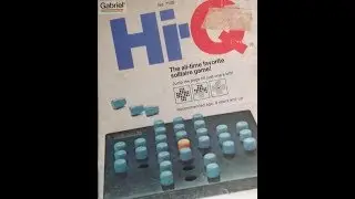 Hi-Q Solitare Board Game (Gabriel) -- What's Inside