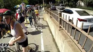 Cyclist sings to clear Brooklyn Bridge bike lane but brushes up against little girl instead