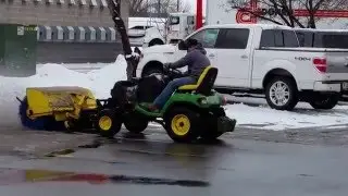 John Deere X475 with 60