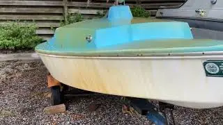 Fiberglass Sailboat Restoration Step 2: scrub with Bar Keepers Friend (oxalic acid) to remove stains