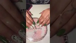 Diy green leaf nail art design#nailart #greennails #leafnails #manicure
