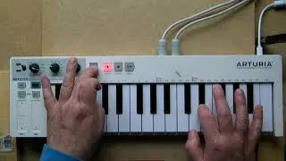 Arturia Keystep секвенсор