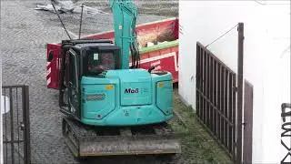 Bagger Kobelco SK 75 SR - und er schafft es doch!