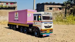 Tata Signa 5530.S Truck Trailer Container Miniature Model Highlight