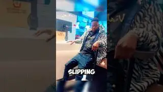 Почему в кафе используют стулья, на которых можно поскользнуться😲⁉️