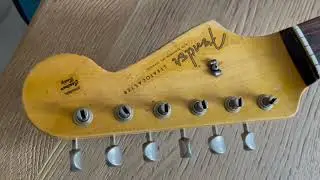 Changing strings and taking care of my Fender Stratocaster custom shop 60 relic