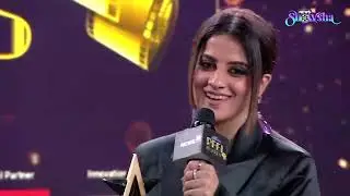 Jasleen Royal Wins Best Playback Singer Popular Choice Award (Female) At News18 Showsha Reel Awards