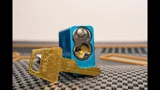 [221] Навесной замок American Lock серии 1100 взломан и выпотрошен