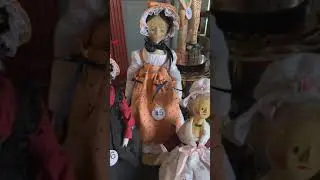 Aprons for Grodnertal Peg Dolls by Raine vonHohen
