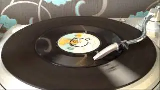 Neville Hynes (Hinds) - Afro (Camel 1970).