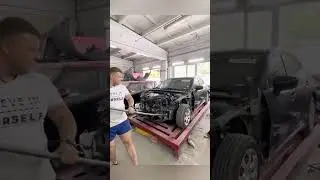 CHECK THIS OUT 😱 hopefully this car is getting a new frame rail #autorepair #bodyshoplife