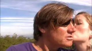 manoftruth gets surprise kiss on Golden Gate Bridge
