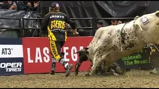 J.B. Mauney Breaks Fibula After Covering Hou’s Bad News for 88 Points