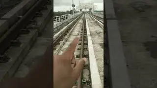 metro rail safety 🦺
