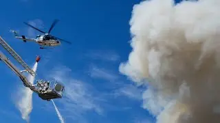 Zásahy hasičů u požárů s využítím leteckého hašení pomocí bambi vaku - vrtulníky Bell 412 Policie ČR