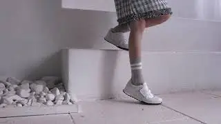 Iridis shoes, commercial short