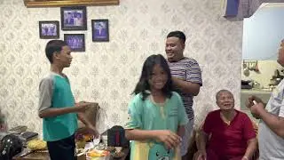 BAGI-BAGI THR DI HARI NATAL