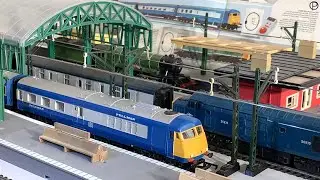 Hornby Railways R.538 Blue Pullman from 1974