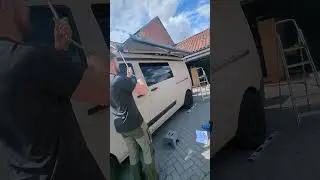 Thule Wind Out Awning