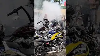 Выгорание мотоцикла #мотоцикл #филиппины #шоу #harleydavidson #выгорание #вирусный #классика