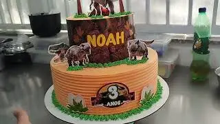 Bolo do tema dinossauros