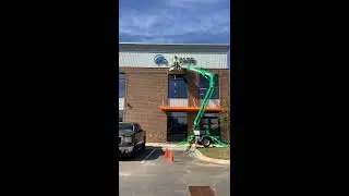 Time Lapse of the Headquarters' Sign Installation
