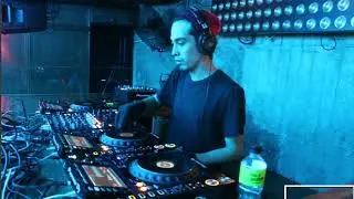 El Extra&ntilde;o [Subnormal] en Bar americas [Abril 2020]